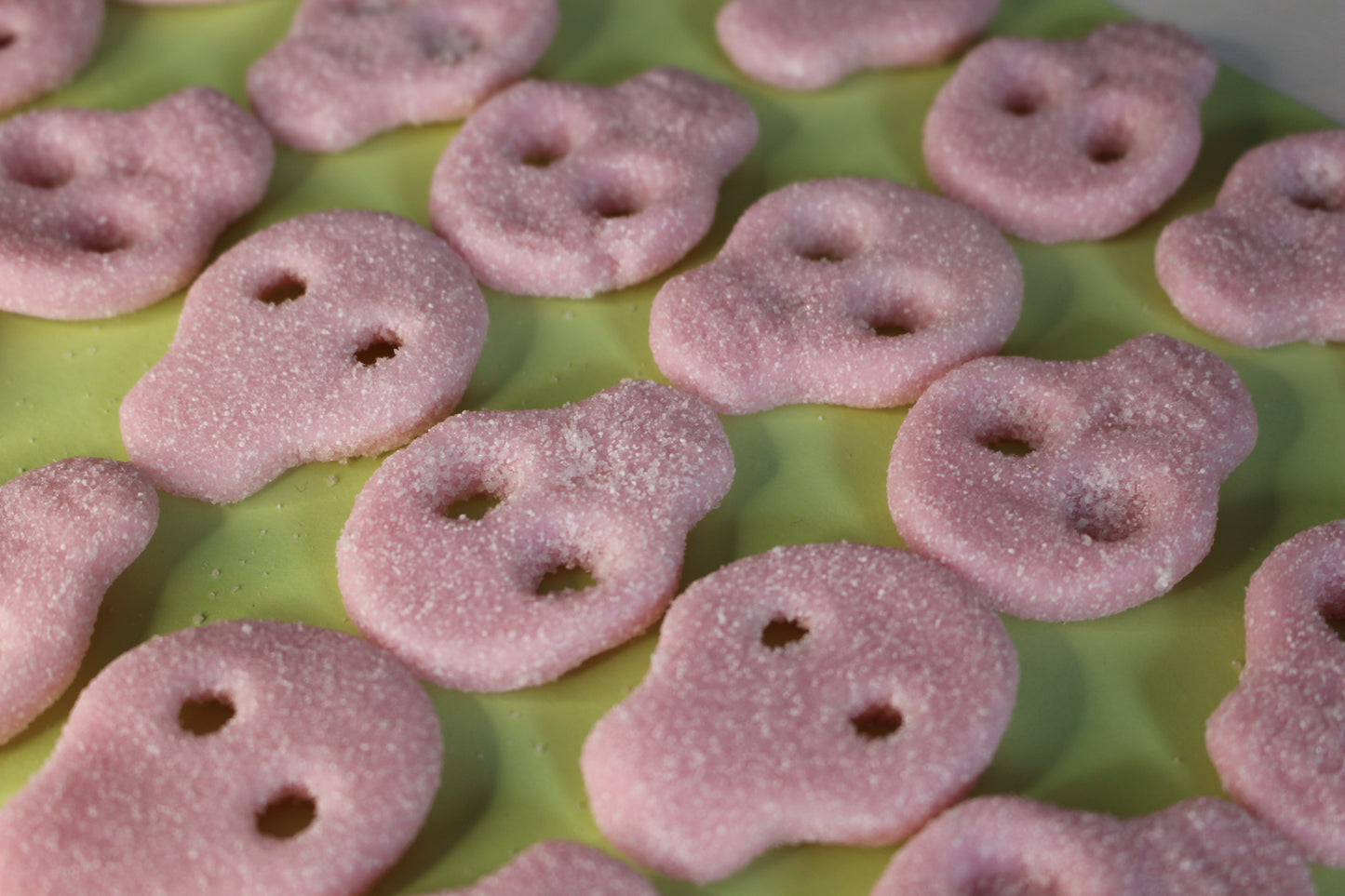 Fizzy Pink Skulls